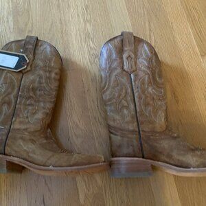 NWT Corral brand women's cowboy boots